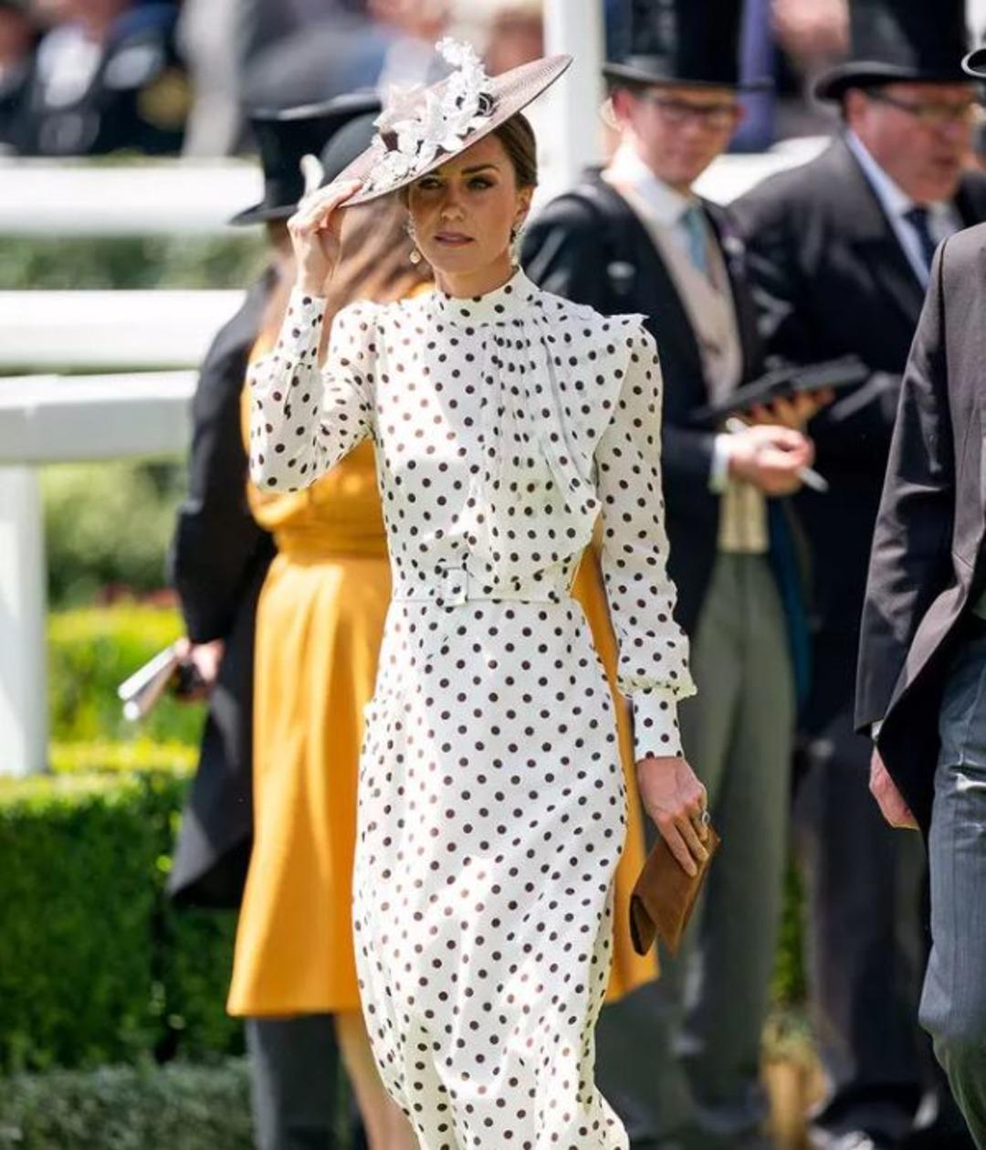 Kate Middleton neden sürekli eski kıyafetlerini giyiyor? 1