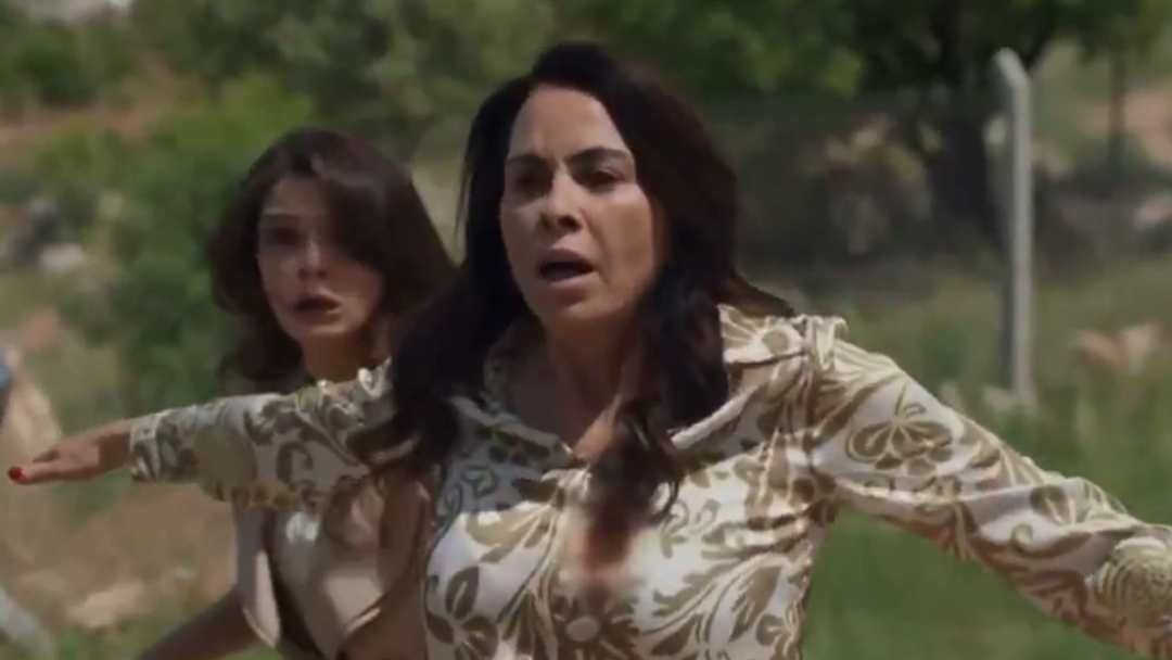 Uzak Şehir Fikriye (Nursel K&ouml;se) diziden ayrılıyor mu? &Ouml;l&uuml;m sahnesi sosyal medyayı salladı