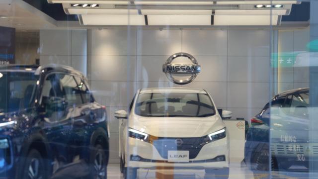 Otomobil devi sektördeki rekabete dayanamadı! Binlerce çalışanını işten çıkaracak, tutunmaya çalışıyor ama... 