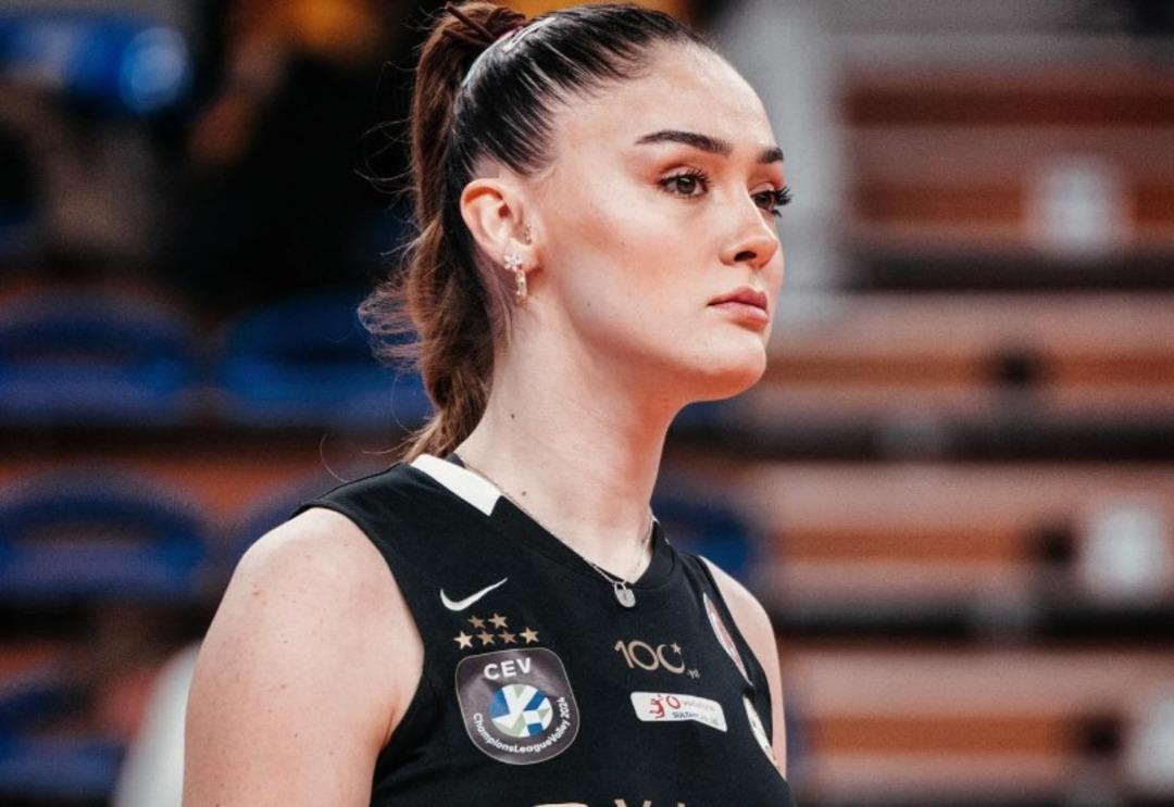 Zehra G&uuml;neş soluğu Amerika'da aldı! Tatil karelerine beğeni yağdı