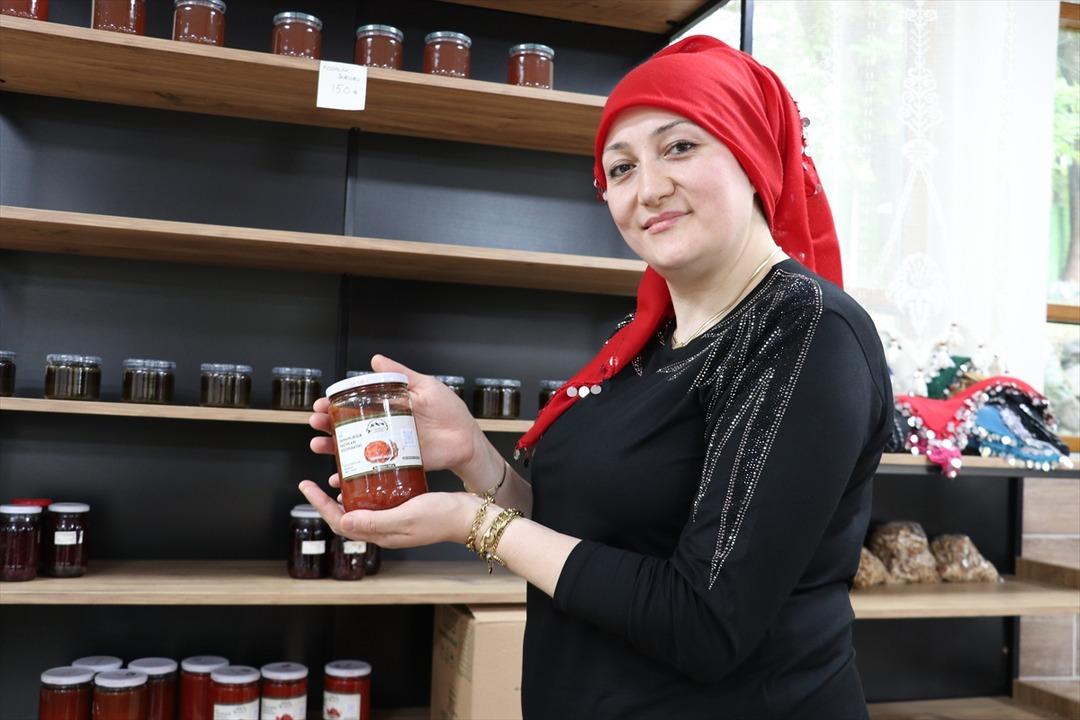 AA-20250513-37932846-37932835-BURSADA_DOGUP_BUYUDUKLERI_MAHALLEDE_KOOPERATIF_KURAN_KADINLAR_KAFE_ISLETIYOR