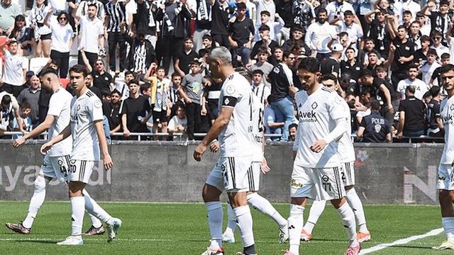 Altay gençlerine sarıldı