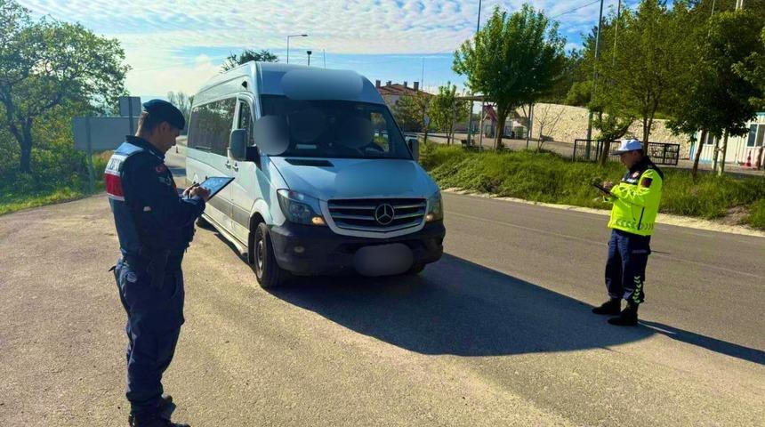 Okul çevresindeki şüphelilere geçit yok: 27 kişi yakalandı