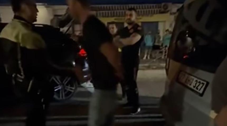 Dövülmek için yalvaran sürücü polislere güçlük çıkarttı