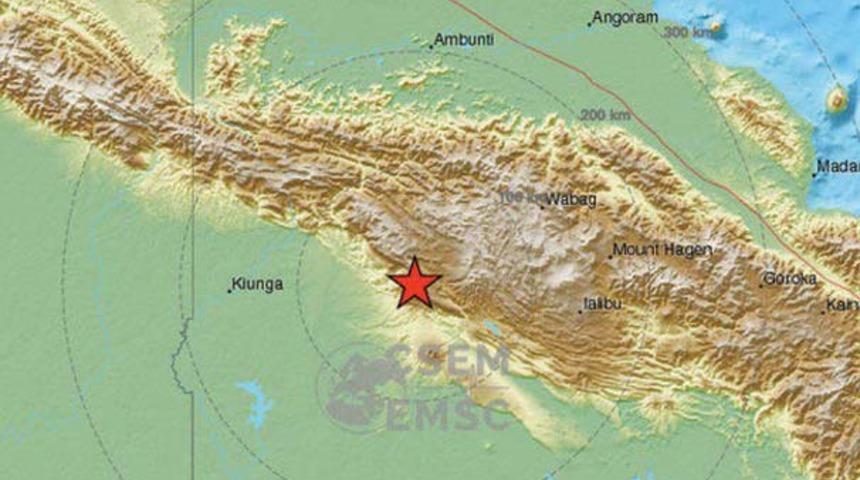 Papua Yeni Gine'de 7.5 b&uuml;y&uuml;kl&uuml;ğ&uuml;nde deprem! Tsunami uyarısı yapıldı