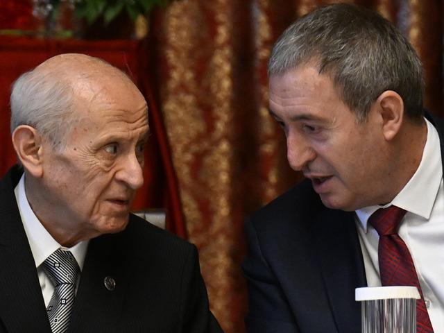 DEM Parti Grup Toplantısı'nda dikkat çeken görüntü! 