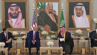 Trump'ın hareketi görüşmenin önüne geçti