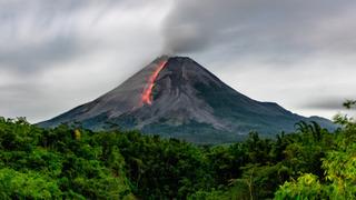 Kanlaon Yanardağı'nda patlama meydana geldi