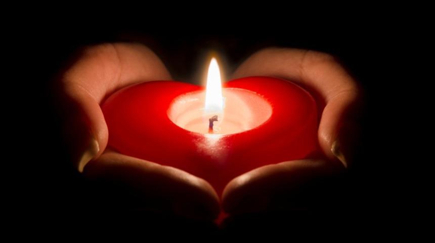 Tereyağı ve tuvalet kağıdı ile mumlarınızı kendiniz yapın