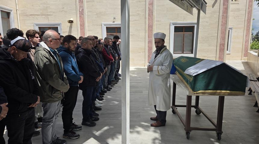 Motosiklet kazasında &ouml;len eski futbolcu toprağa verildi