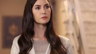 Yıllar sonra podyumda! Eski manken Ahu Yağtu baştan aşağı transparan kostümüyle şov yaptı 