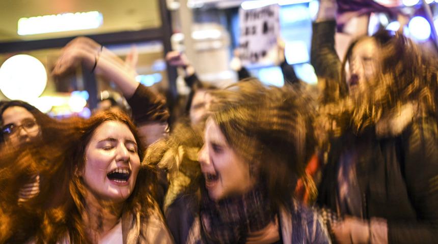 Mahkeme kararı: TDK'dan kadına hakaret içeren ifadeler çıkarılıyor