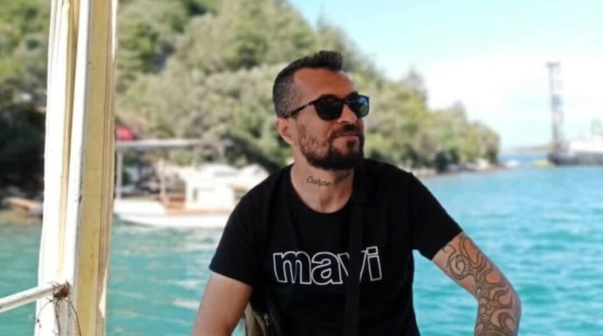 Bodrum'da ışıkta bekleyen otomobile çarpan motosikletli yaşamını yitirdi