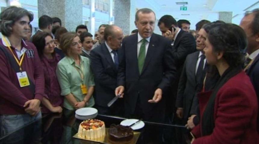 Bugün herkes Erdoğan ile Davutoğlu'nu arayacak!