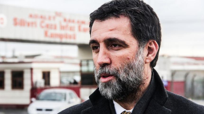 Hakan Şükür'e 'Şerefsiz' demek suç değil!