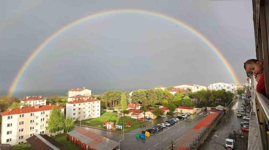Tatvan semalarında gökkuşağı manzarası mest etti