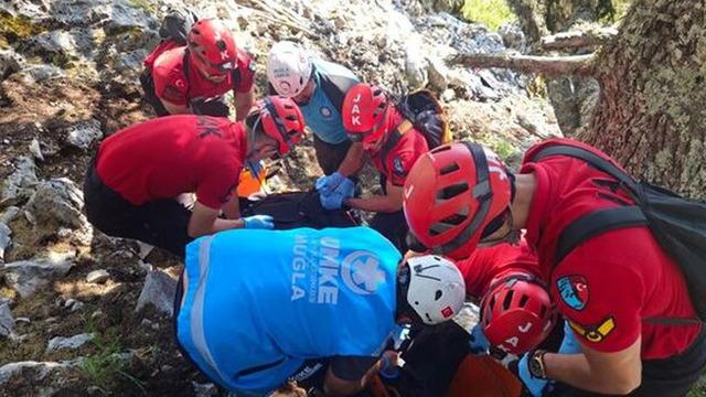 Muğla'da kayalıklara düşen Alman paraşütçü, hayatını kaybetti