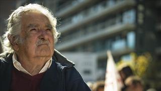 Jose Mujica, hayatını kaybetti! Dünyanın en fakir devlet başkanı başkanı olarak biliniyorduı