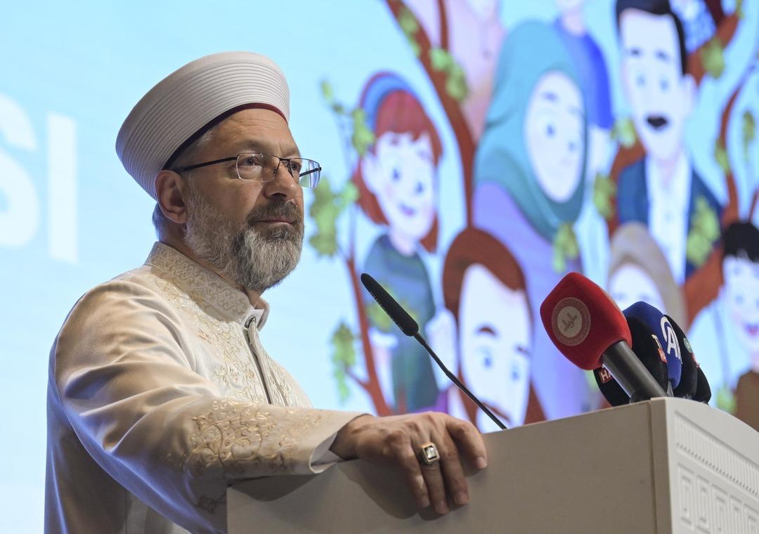 AA-20250511-37913528-37913526-DIYANET_ISLERI_BASKANI_ERBAS_7_AILE_FORUMUNDA_KONUSTU