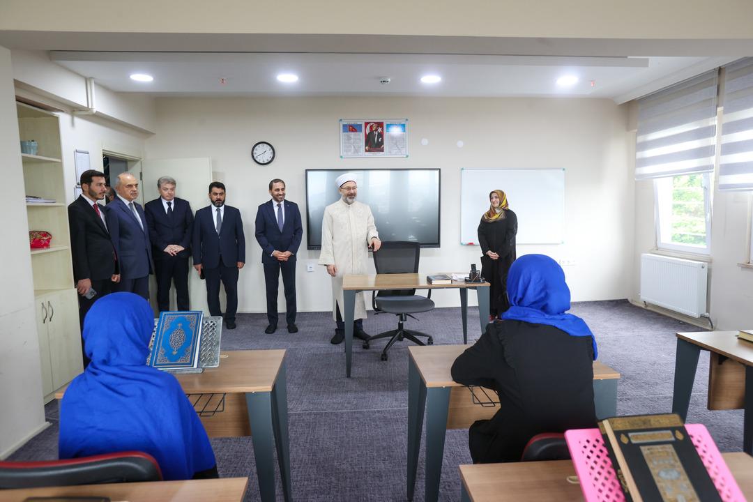 AA-20250513-37938486-37938477-DIYANET_ISLERI_BASKANI_ERBAS_ORDUDA_MUSTAFA_YILMAZ_BOLGE_YATILI_KIZ_KURAN_KURSUNUN_ACILISINDA_KONUSTU