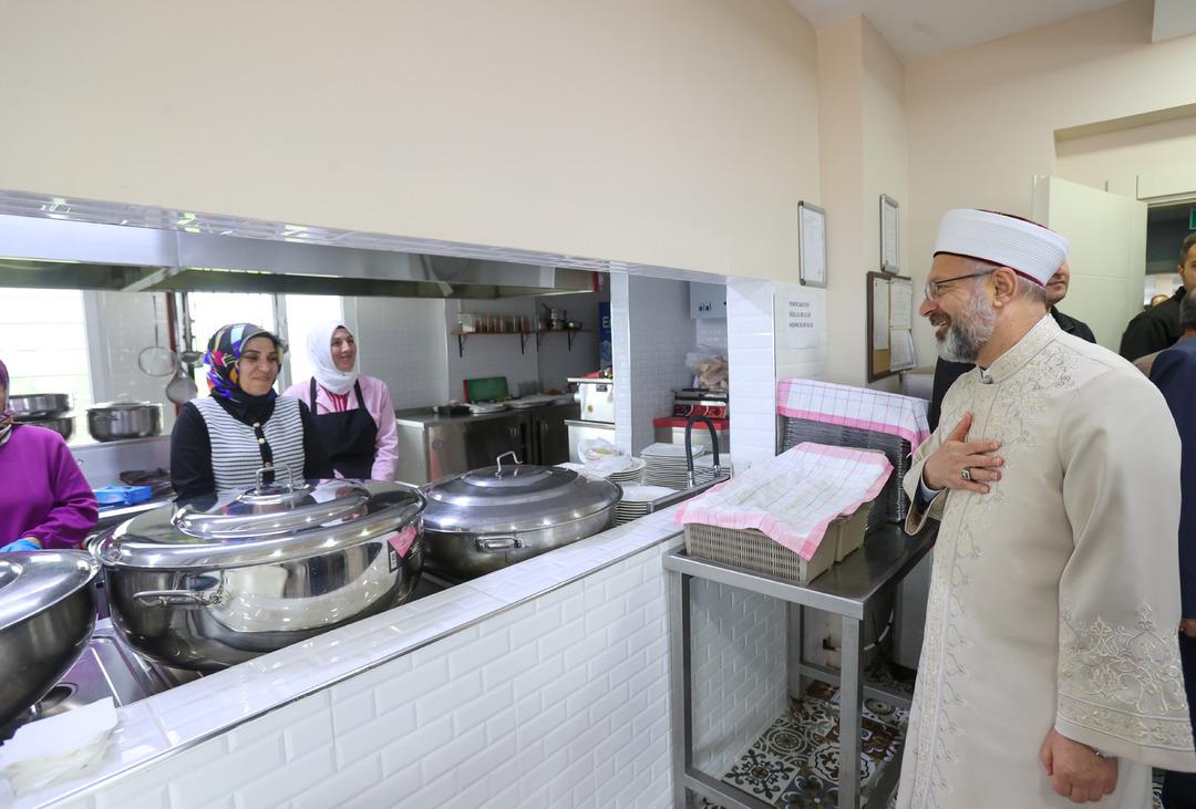 AA-20250513-37938486-37938478-DIYANET_ISLERI_BASKANI_ERBAS_ORDUDA_MUSTAFA_YILMAZ_BOLGE_YATILI_KIZ_KURAN_KURSUNUN_ACILISINDA_KONUSTU