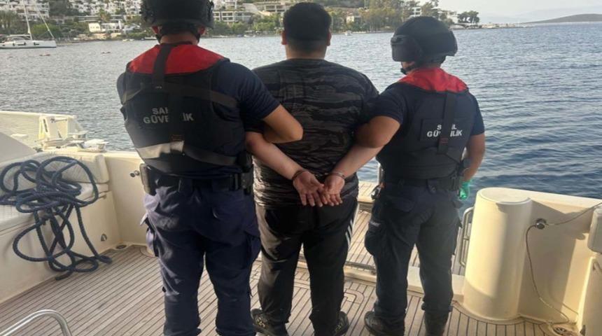 Cinayetten aranan çete üyesi, yurt dışına kaçarken yakalandı