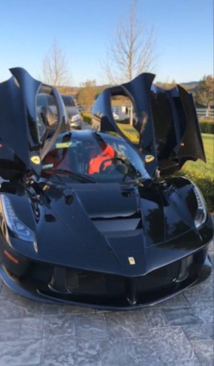 Travis Scott’tan Kylie Jenner’a 1.4 milyon dolarlık doğum hediyesi G2