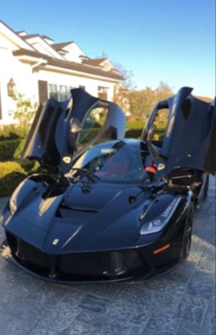 Travis Scott’tan Kylie Jenner’a 1.4 milyon dolarlık doğum hediyesi G4