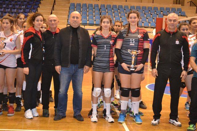 Aydın Küçük Kızlar Voleybol Ligi sona erdi