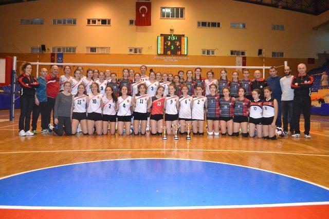 Aydın Küçük Kızlar Voleybol Ligi sona erdi