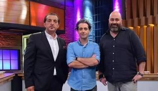 Ünlü şef CHP'ye katıldı! Rozetini Gökan Zeybek taktı 