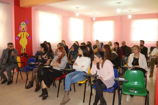 Bağlar Belediyesinde çocuk hakları semineri