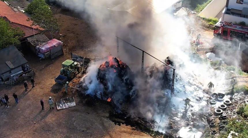 Arnavutköy’de ahırların yanına istiflenmiş saman balyaları alev alev yandı