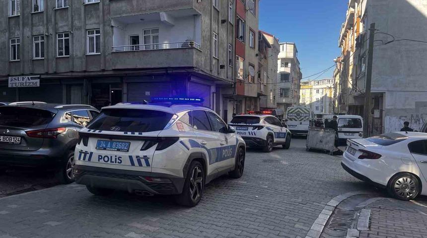 Esenyurt’ta sokakta oynarken servis aracının çarptığı çocuk ağır yaralandı