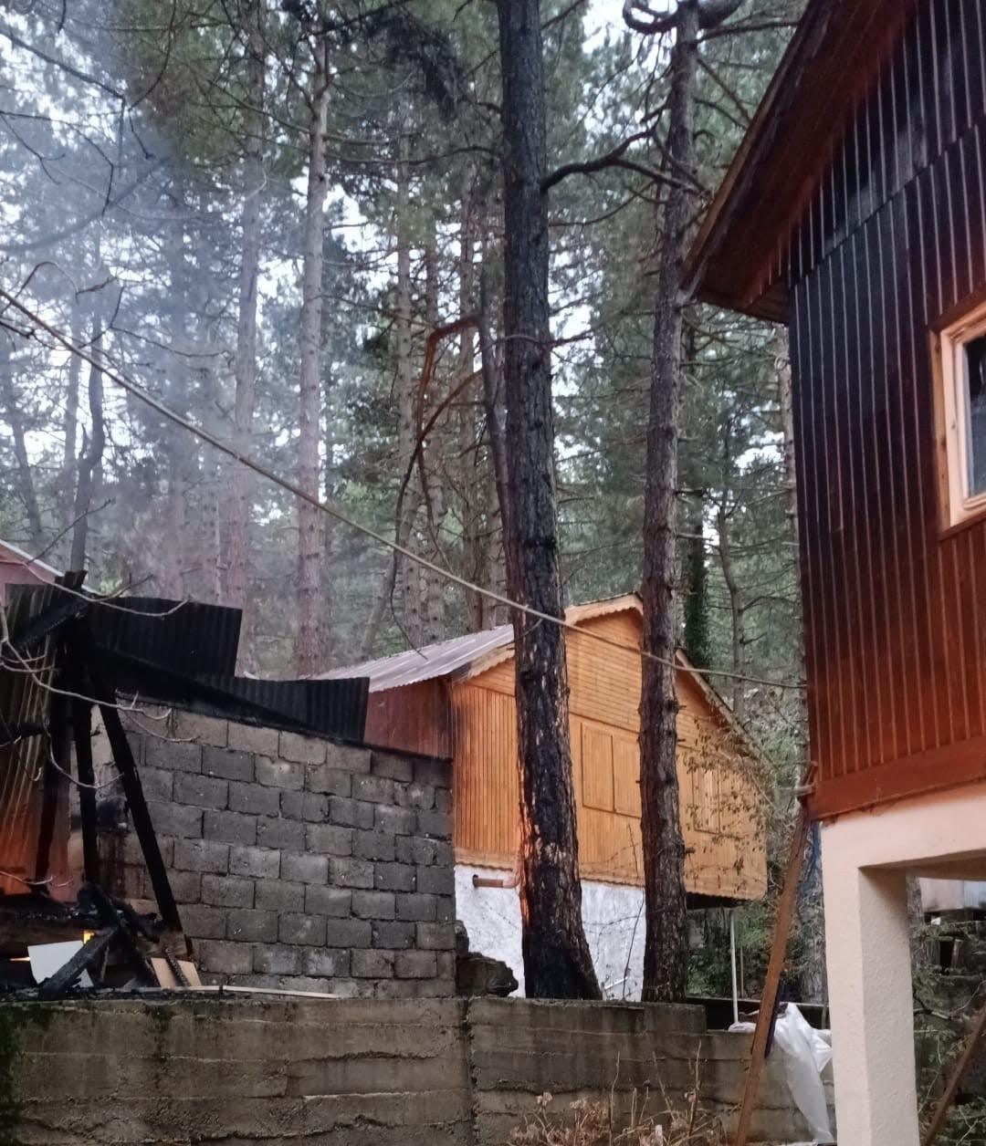 Osmaniye de korkutan yangın! Rüzgarın etkisiyle 3 eve daha sıçradı 1