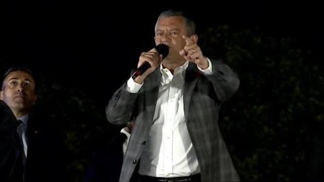 CHP Genel Başkanı Özgür Özel bir ismi daha ekledi! Çatalca Müftüsü ile birlikte adını söyleyip yuhalattı