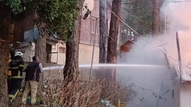 Osmaniye'de korkutan yangın! Rüzgarın etkisiyle 3 eve daha sıçradı