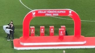Trabzonspor'dan kupa seremonisinde ilginç protesto!