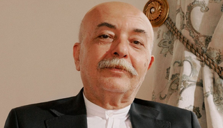 Hemşiresiyle dolaşıyor! "Lafları tutamıyorum"