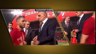 Herkes o anları konuşuyor! Kupa töreninde olay... Galatasaray'dan o isim TFF Başkanı İbrahim Hacıosmanoğlu'nun elini sıkmadı