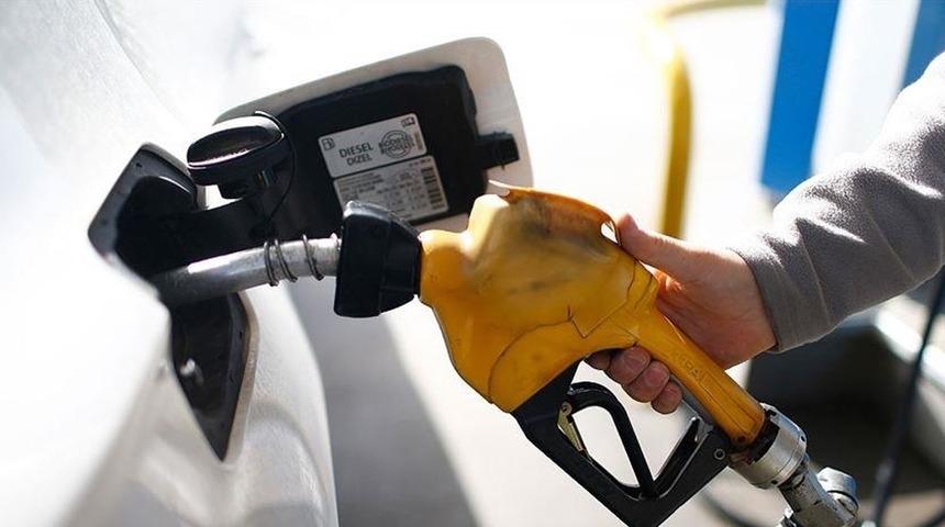 Bir zam daha geldi! Yeni akaryakıt fiyatları tabelaya yansıdı (15 Mayıs Perşembe güncel benzin - motorin fiyatları)