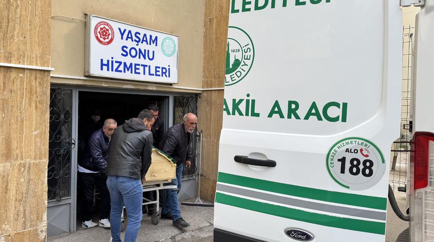 Sivas'ta KKKA hastalığı şüphesiyle tedavi gören kadın öldü