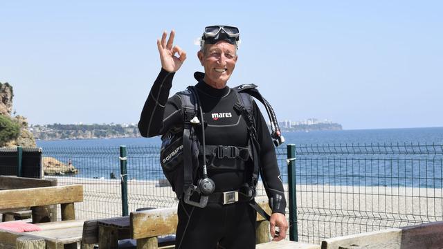 Suya girince adeta dünyası değişiyor! 45 yaşında başladı, 28 yıldır devam ediyor: İdolüm Kaptan Cousteau