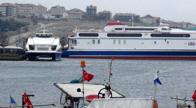 Bandırma’da fırtına deniz ulaşımını vurdu