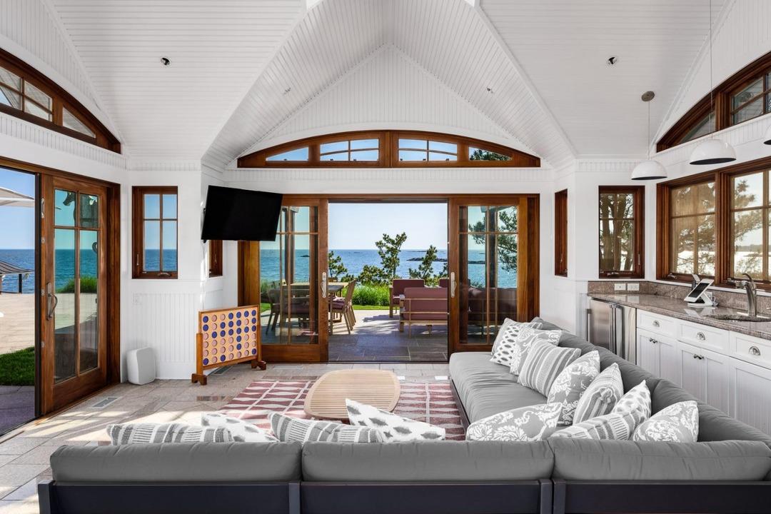 Sadece tekneyle ulaşılabiliyor! Efsane Rogers Island adası rekor fiyata satışa sunuldu!  3