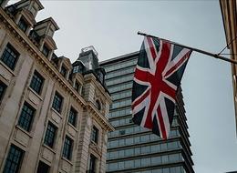 İngiltere ekonomisi ilk çeyrekte yüzde 0,7 ile beklentilerin üzerinde büyüdü