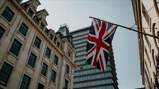 İngiltere ekonomisi ilk çeyrekte yüzde 0,7 ile beklentilerin üzerinde büyüdü