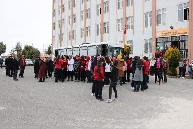 Öğretmen ve Velilerden Mehmetçiğe kan bağışı desteği