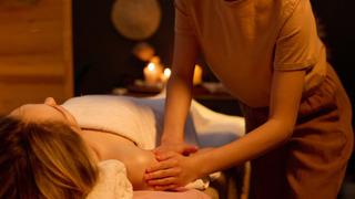 Polis spa merkezine baskın yaptı! Bakın nereden 23 milyon TL çıktı