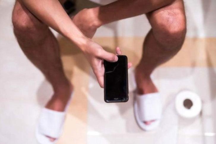 Tuvalette oyun oynarken rektumu düştü G4